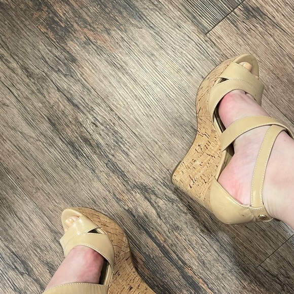 Michael kors platform shoes - Picture 3 of 4